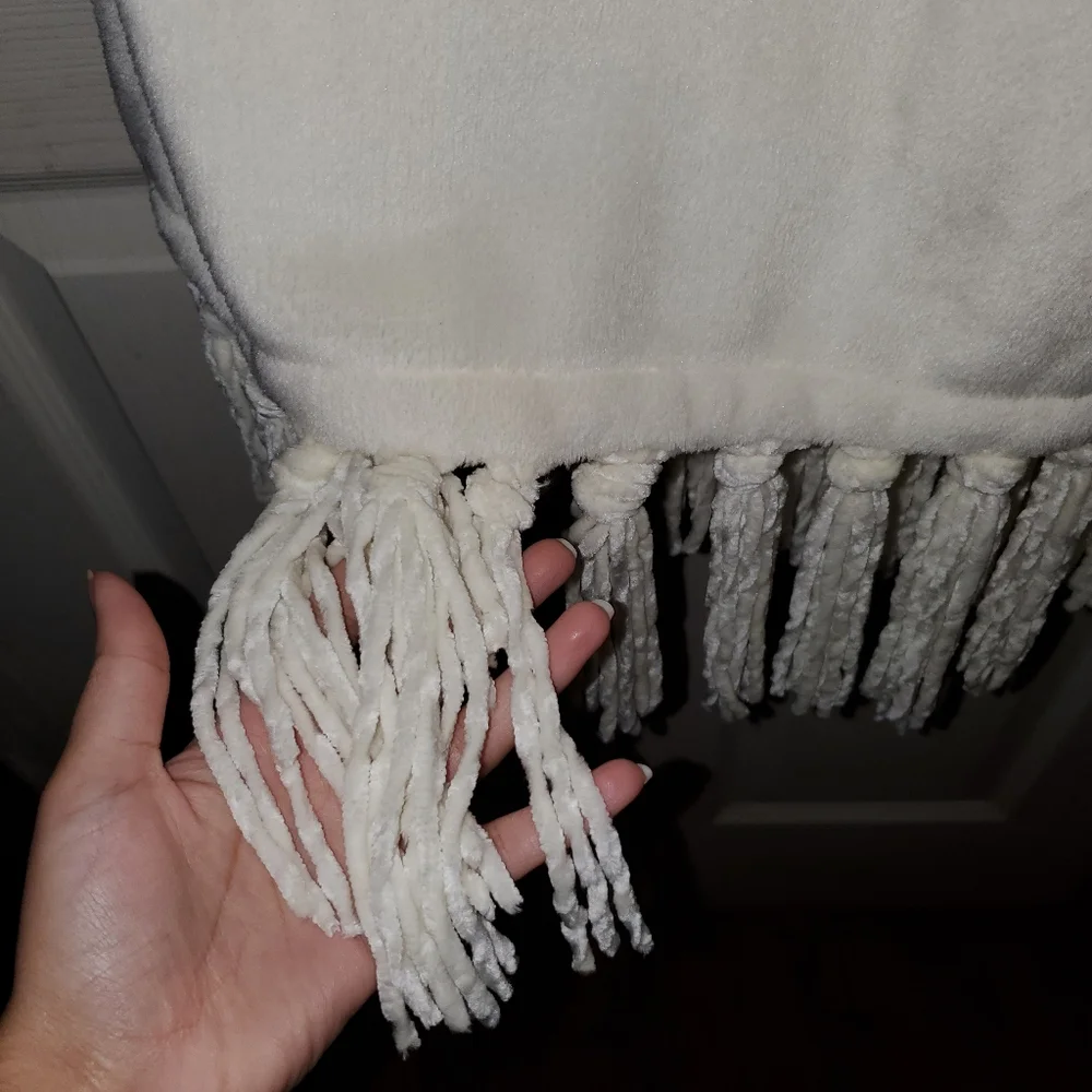 NWT Chenille Fringe Flannel Throw Blanket